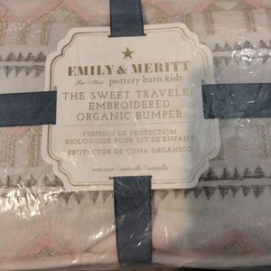 BNWT Pottery Barn Kids Emily And Meritt Sweet Traveler Embroidered Organic Crib
